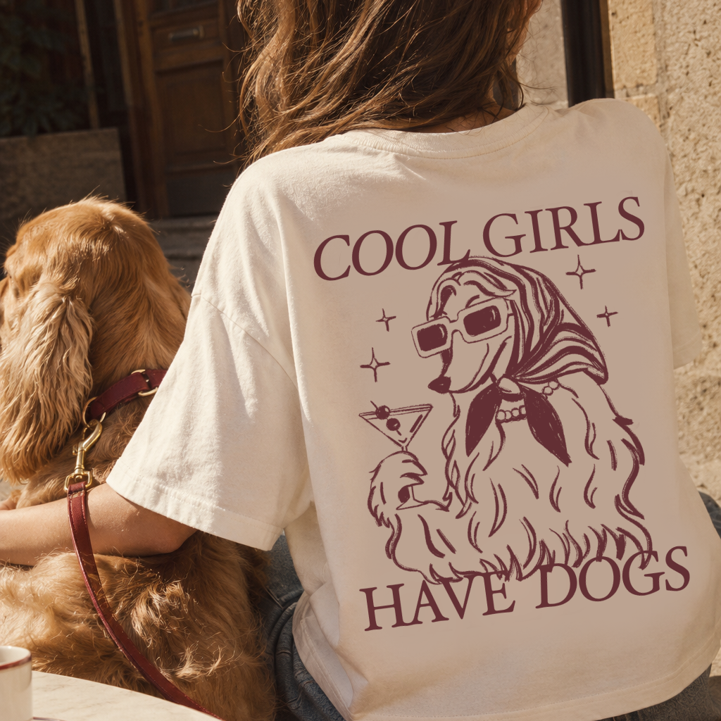 T-shirt oversize "Cool Girls Have Dogs"
