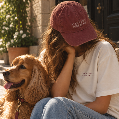 Cappellino "Cool Girls Have Dogs"