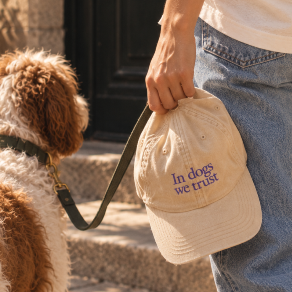 Cappellino "In Dogs We Trust"