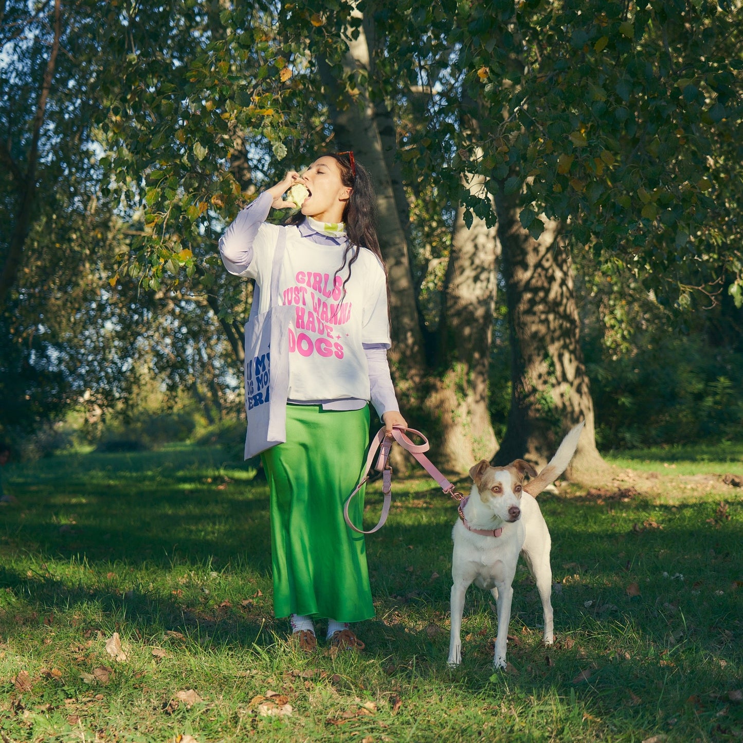 T-shirt "Girls just wanna have dogs”